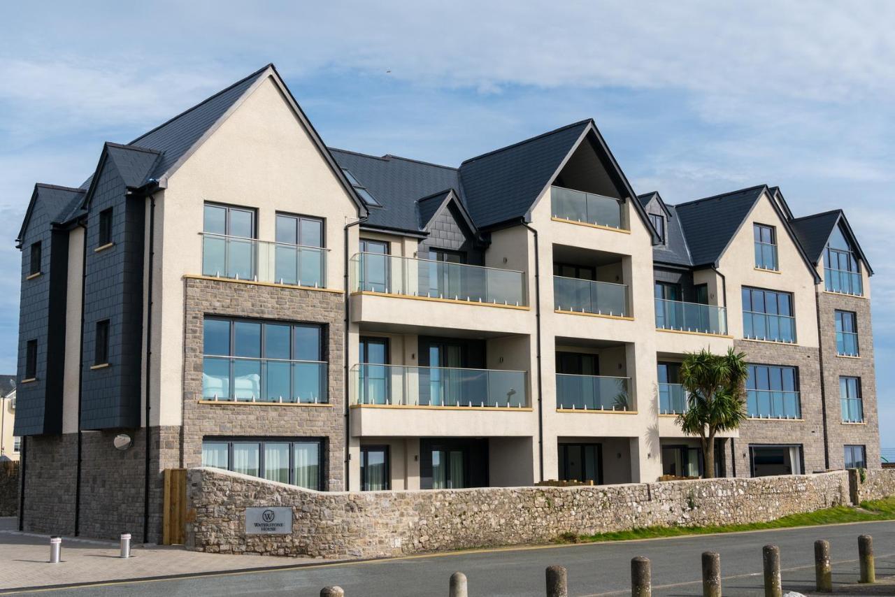Apartment 3 Waterstone House - Sea Front Apartment, Hot Tub Tenby Zewnętrze zdjęcie