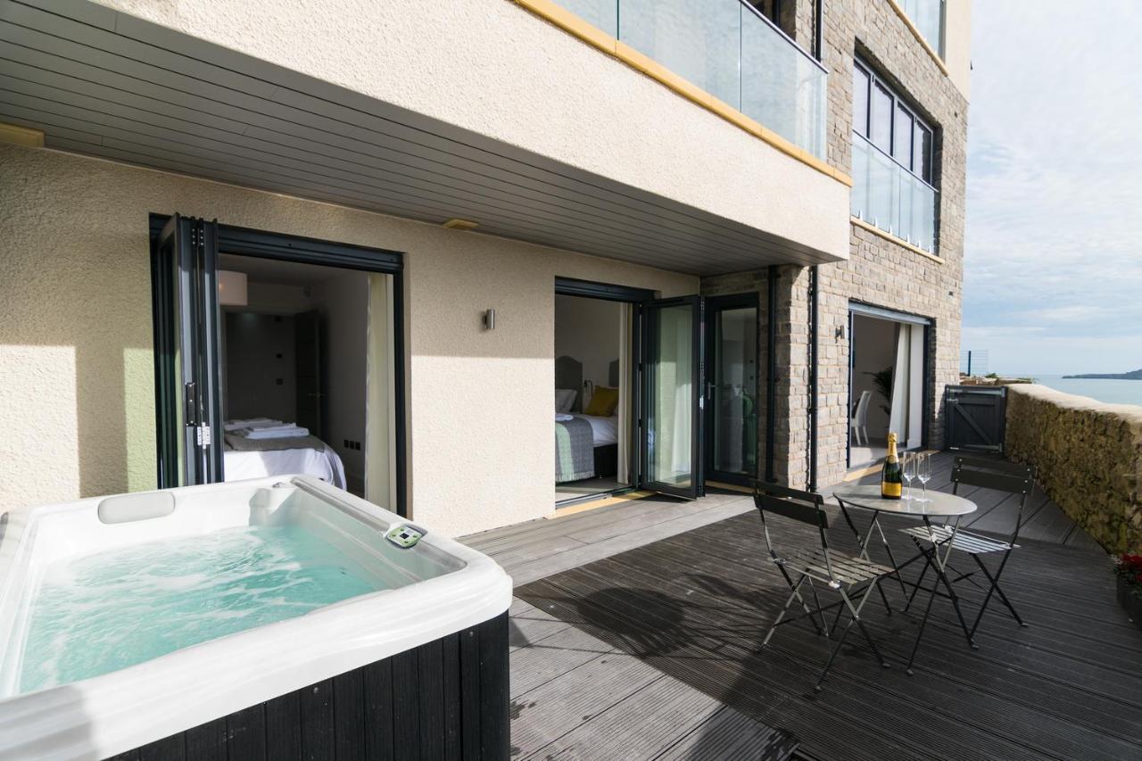 Apartment 3 Waterstone House - Sea Front Apartment, Hot Tub Tenby Zewnętrze zdjęcie